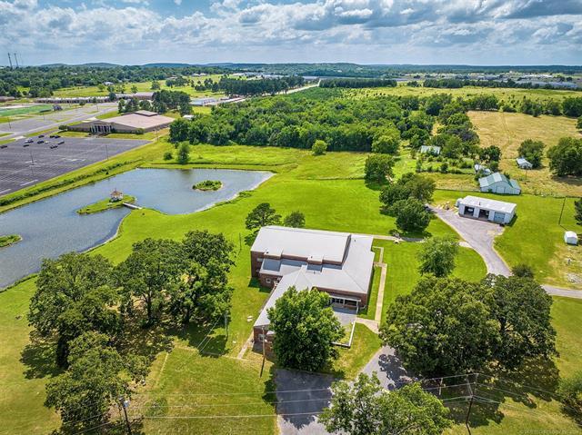 More Photos Of 7 Mathis Park Dr, Tahlequah Dormitory For Sale