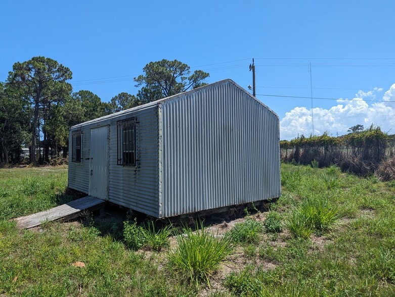 More Photos Of 713 Angle Rd, Fort Pierce Industrial For Lease