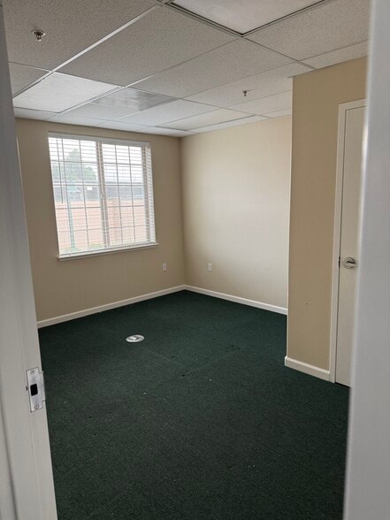 More Photos Of 5220 Neroly Rd, Oakley Self Storage For Lease