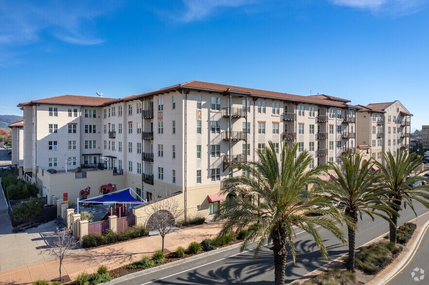 More Photos Of 1400-1498 San Leandro Blvd, San Leandro Apartments For Lease