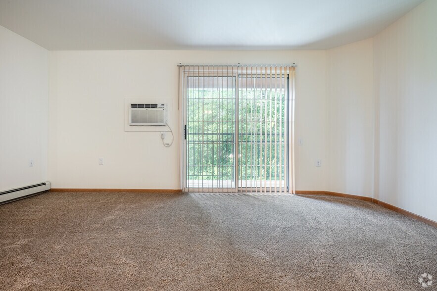 More Photos Of 1035 Pleasant St, Beloit Apartments For Lease