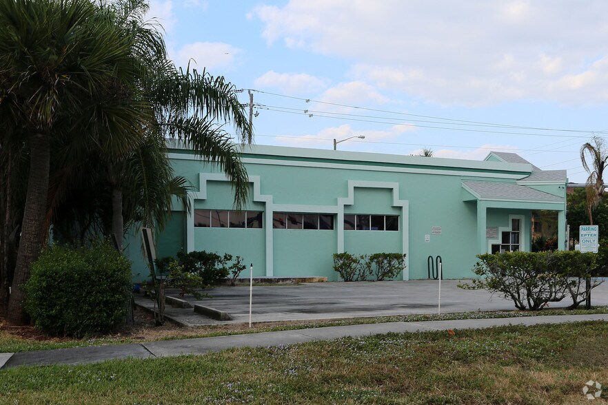 More Photos Of 100-104 Indiantown Rd, Jupiter Medical For Sale