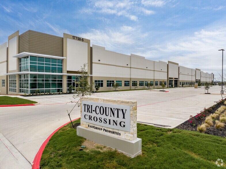 More Photos Of 17750 Lookout Rd, Schertz Unknown For Lease