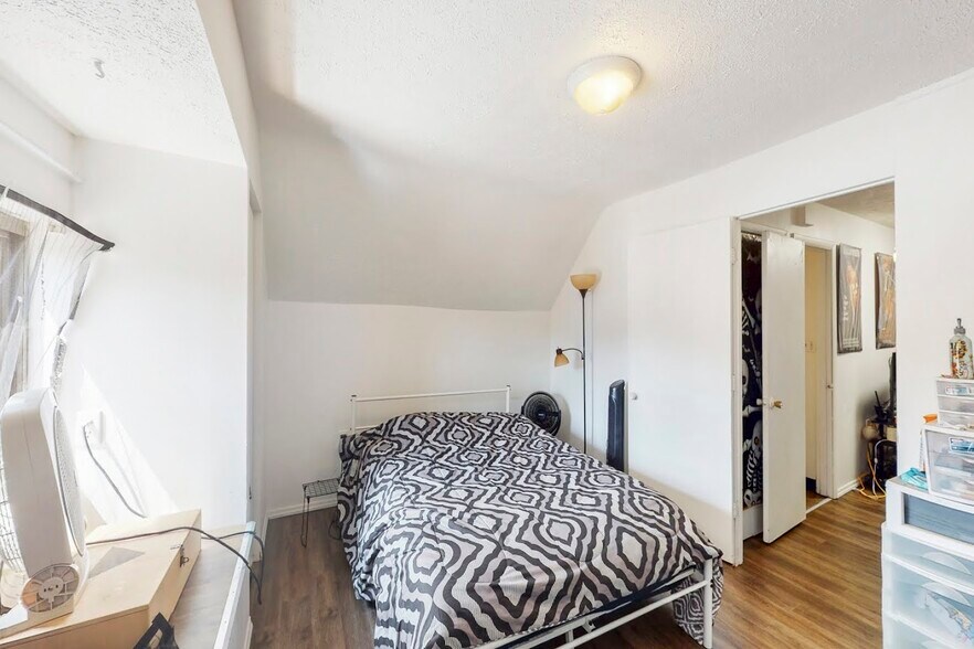 More Photos Of 420 Broadway Ave, McKees Rocks Apartments For Sale