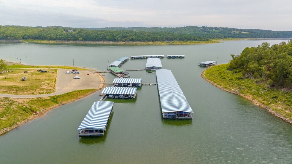 More Photos Of 509 LB Cook Memorial Dr, Theodosia Hotel For Sale