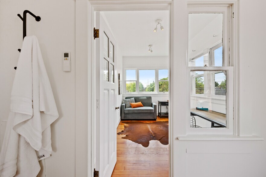 More Photos Of 1452 NE 28th Ave, Portland Storefront Retail Residential For Sale