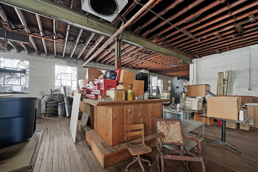 More Photos Of 424 Walbridge St, Kalamazoo Industrial For Sale