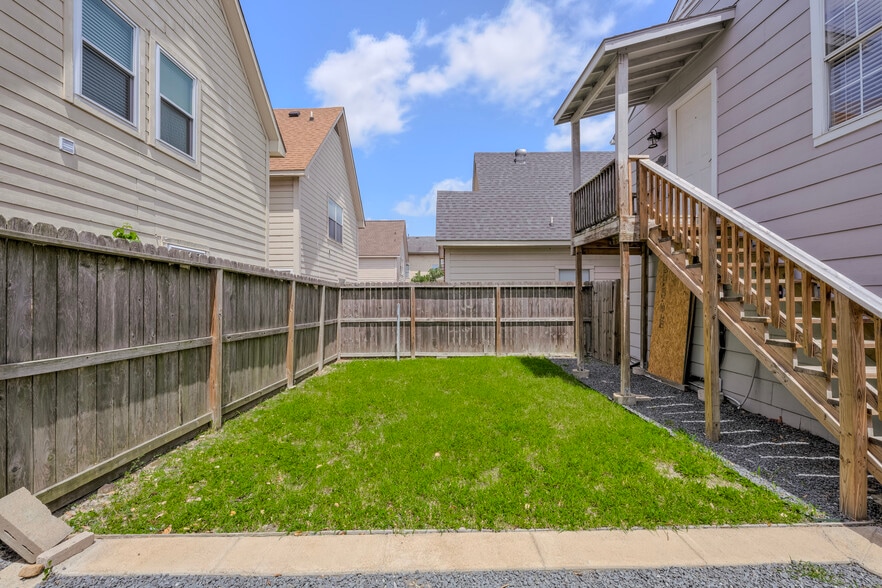 More Photos Of 3312 Crawford St, Houston Apartments For Sale