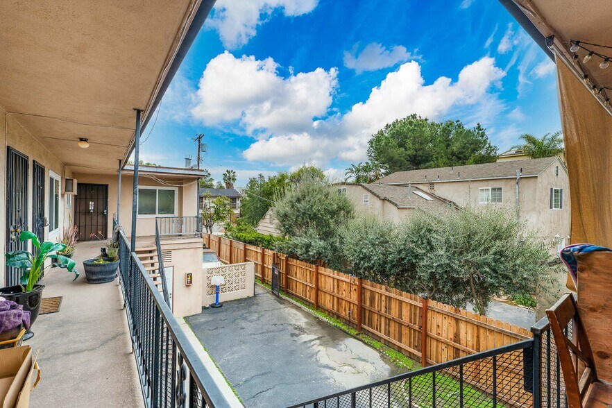 More Photos Of 5333 Bellingham Ave, Valley Village Apartments For Sale