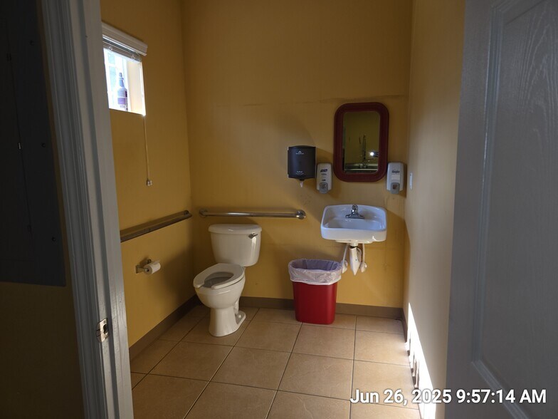More Photos Of 2314-2326 S Parsons Ave, Seffner Office For Lease
