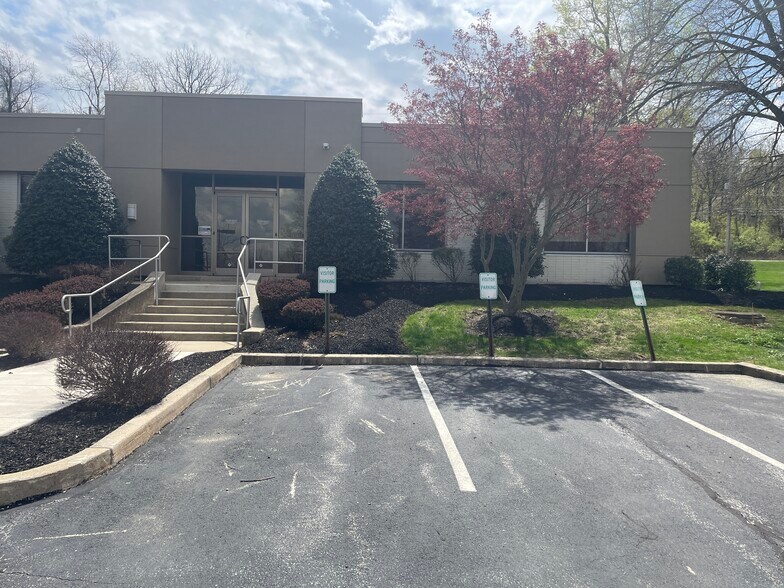 More Photos Of ,  Office For Sale