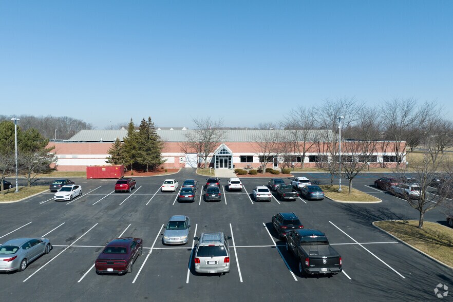 More Photos Of 580 Longbow Dr, Maumee Office For Lease