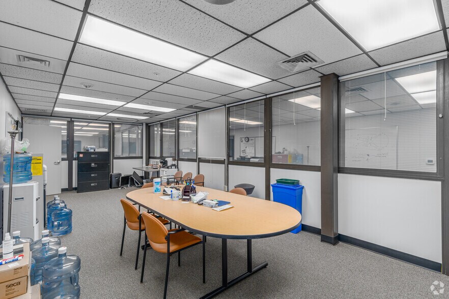 More Photos Of 800 Barksdale Rd, Newark Office For Sale