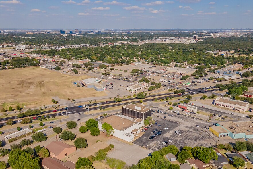 More Photos Of 2520 W Irving Blvd, Irving Office For Lease