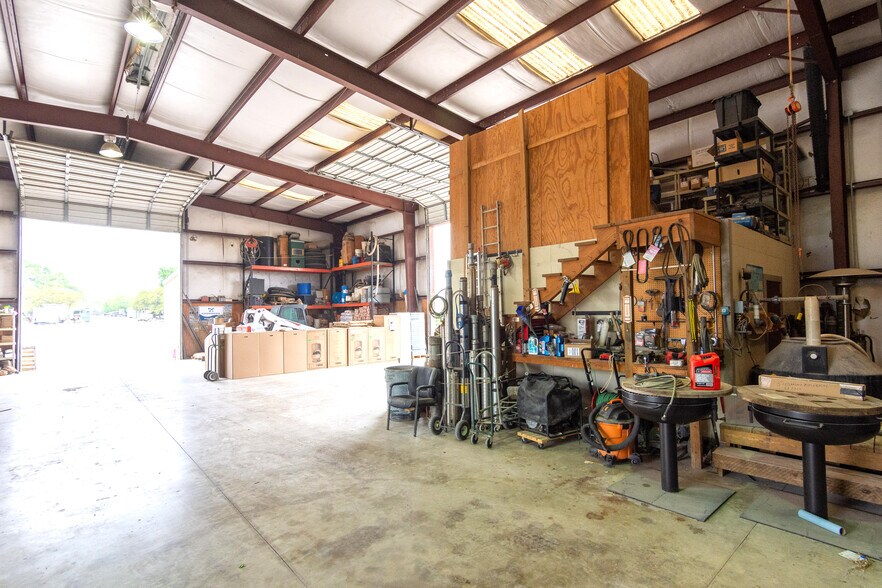 More Photos Of 2520 W Highway 290, Dripping Springs Light Manufacturing For Sale