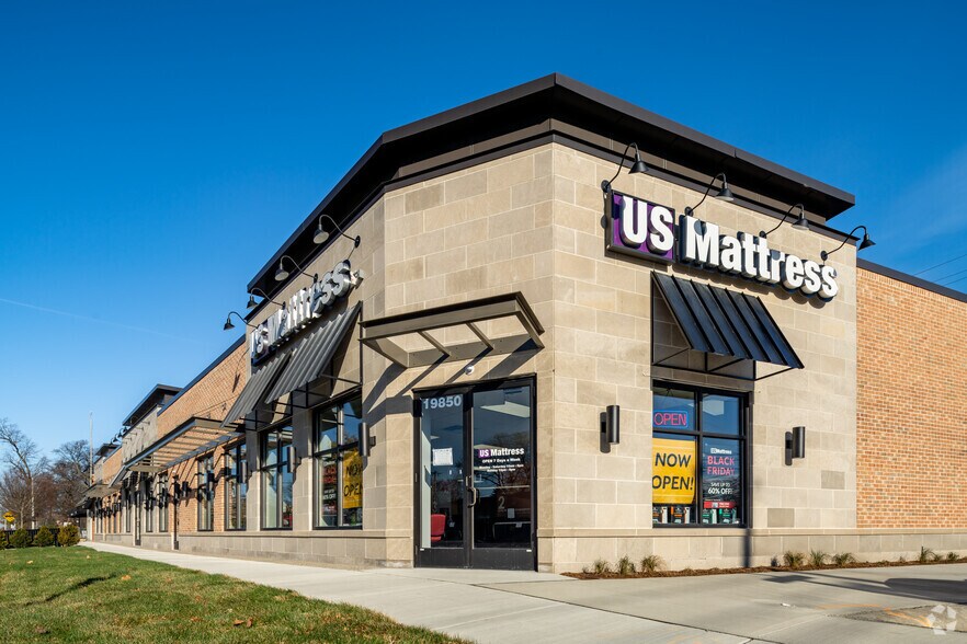 More Photos Of 19850-19852 Mack Ave, Grosse Pointe Woods Freestanding For Lease