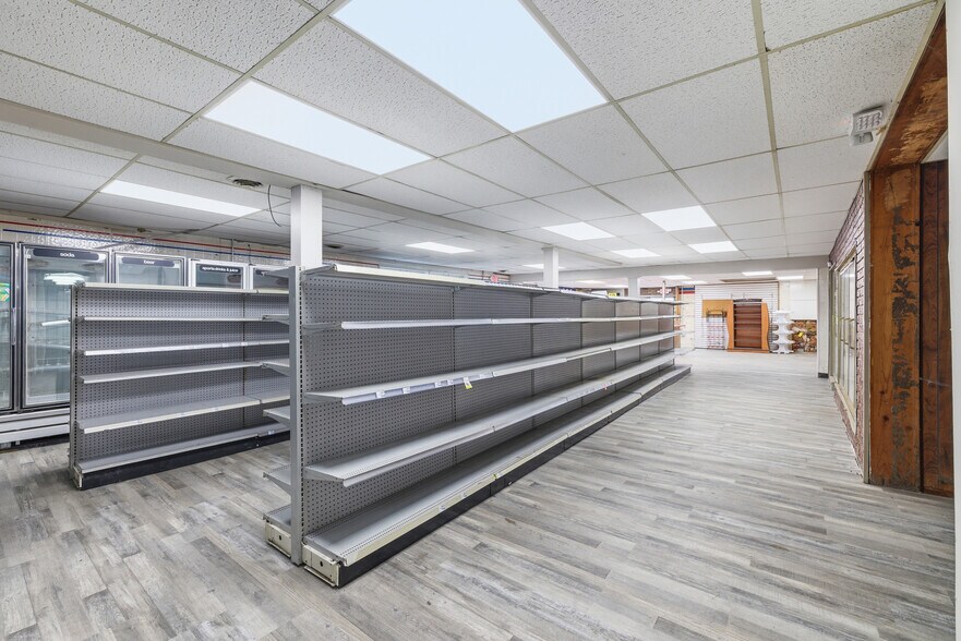 More Photos Of 233 Lexington Ave, Mansfield Convenience Store For Sale