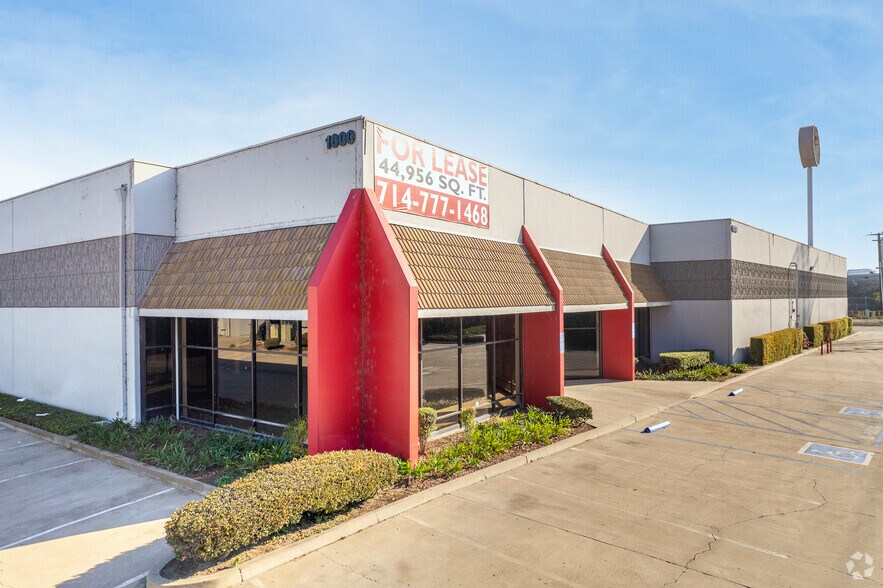 More Photos Of 1008-1028 N Tustin Ave, Anaheim Unknown For Lease