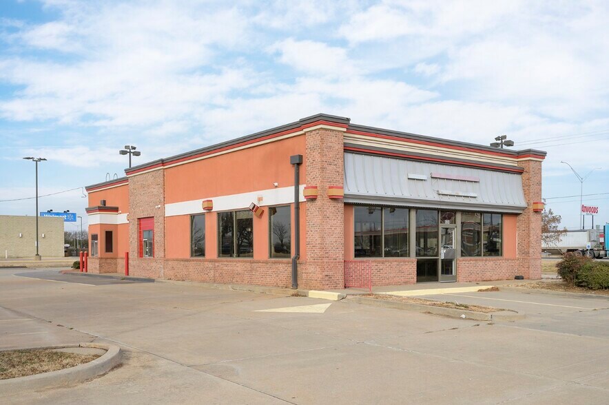 More Photos Of 606 S Garland Rd, Enid Fast Food For Lease