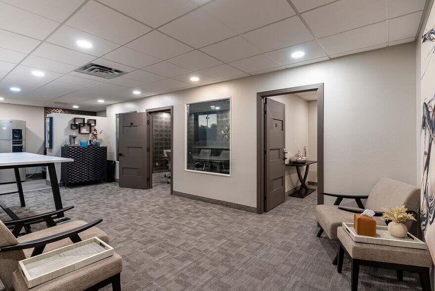 More Photos Of 810 S Casino Center Blvd, Las Vegas Office For Lease