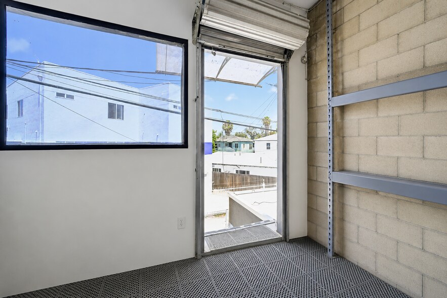 More Photos Of 8543 Venice Blvd, Los Angeles Loft Creative Space For Lease