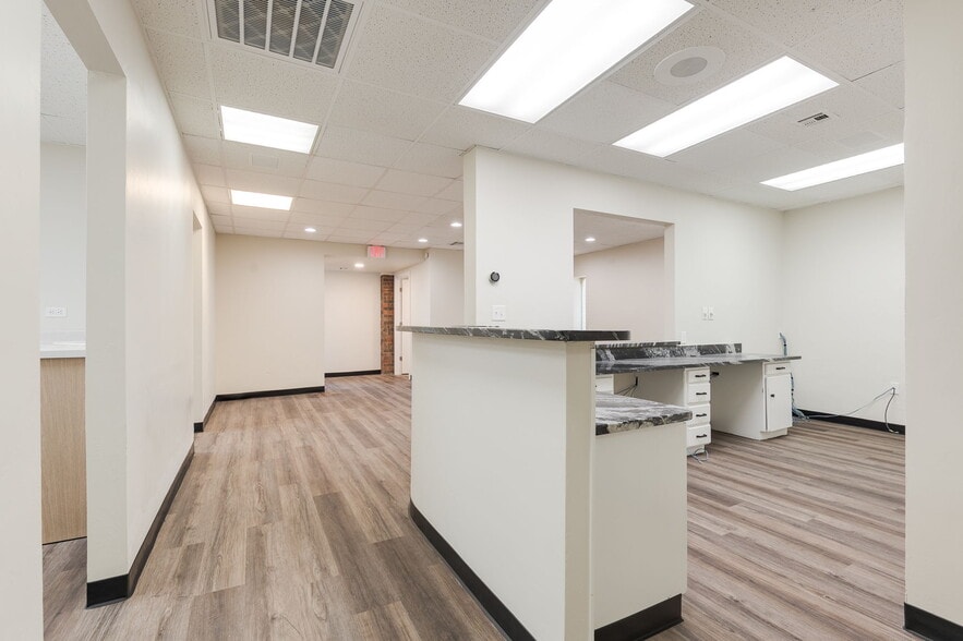 More Photos Of 2812-2816 W Hefner Rd, Oklahoma City Office For Lease