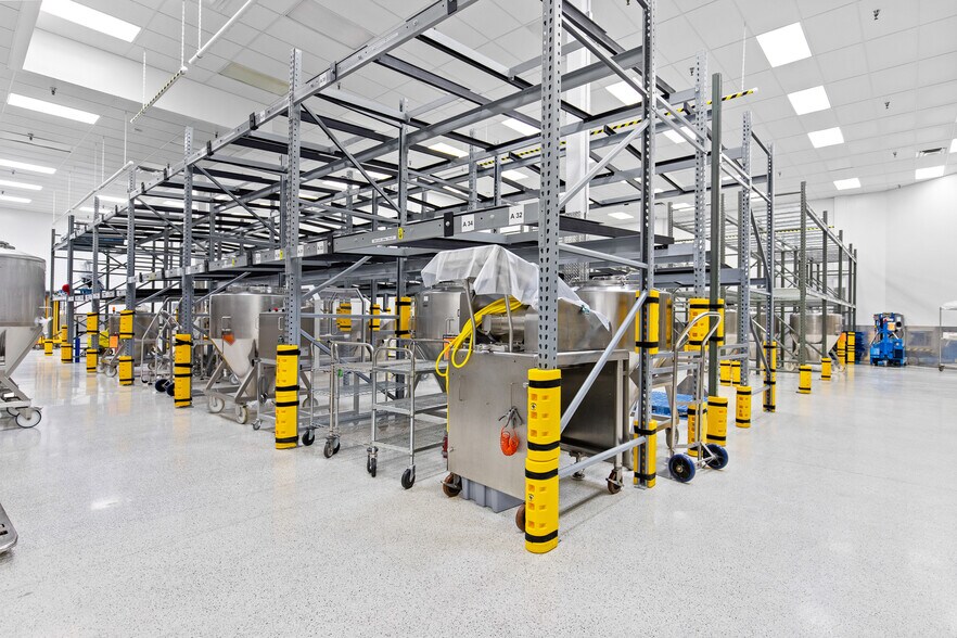 More Photos Of 2567 W Midway Blvd, Broomfield Manufacturing For Sale