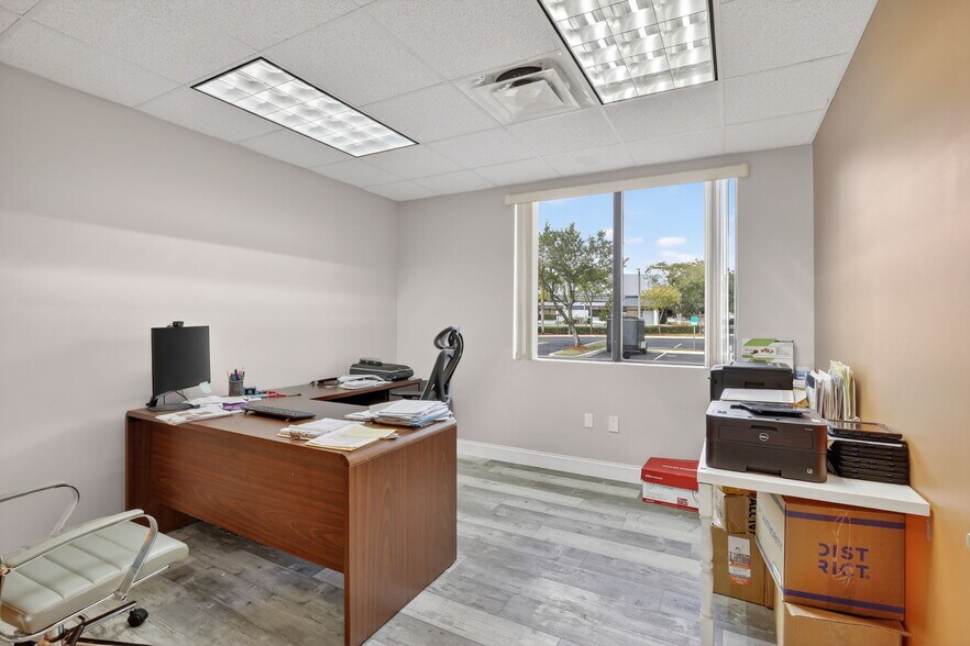 More Photos Of 1007 Shotgun Rd, Sunrise Office For Sale