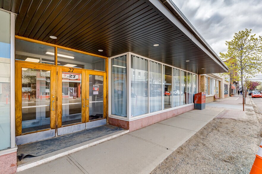 More Photos Of 27 Second Av N, Yorkton Storefront For Lease
