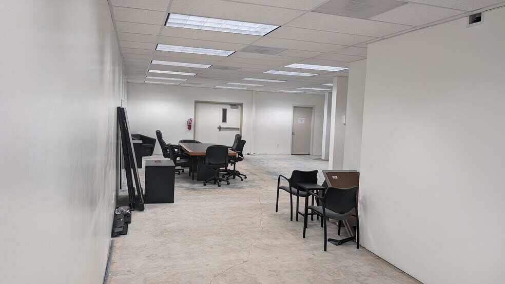 More Photos Of 332 E 3300 S, Salt Lake City Light Distribution For Lease