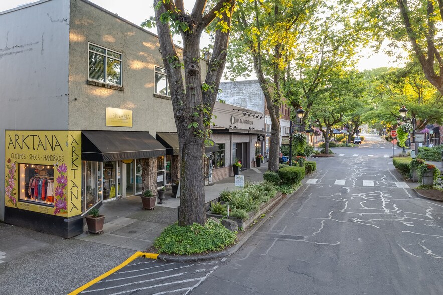More Photos Of 415-419 NE Fourth Ave, Camas Storefront Retail Office For Lease