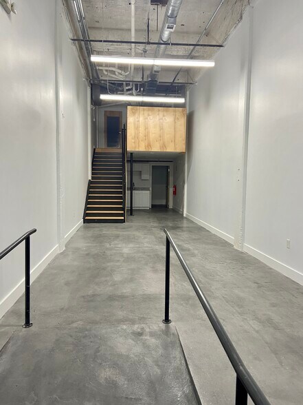 More Photos Of 239 Grant St SE, Atlanta Showroom For Lease