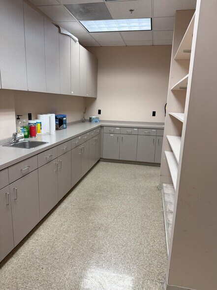 More Photos Of 3030 Royal Blvd S, Alpharetta Unknown For Lease