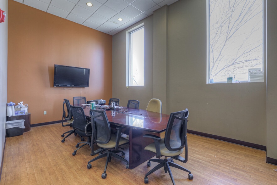 More Photos Of 1811 Charlotte Ave, Nashville Storefront Retail Office For Sale