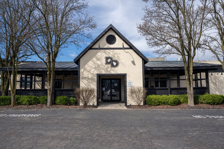 More Photos Of 1130 Dublin Rd, Columbus Restaurant For Sale