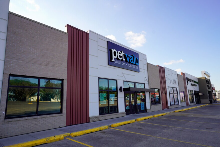 More Photos Of 2325 Preston Ave S, Saskatoon Unknown For Lease