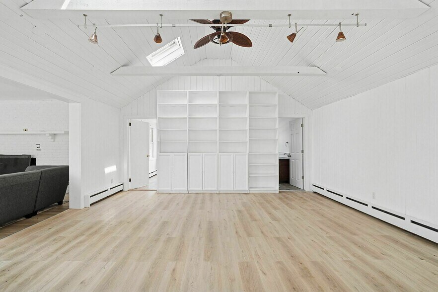 More Photos Of 35 Gardners Ln, Hampton Bays Apartments For Sale