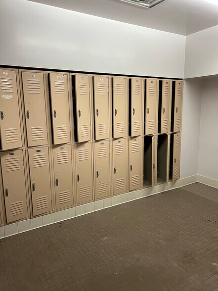 More Photos Of 115 N Del Rosa Dr, San Bernardino Warehouse For Lease