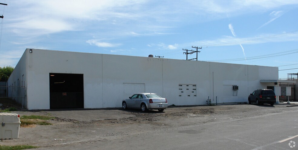 More Photos Of 2728 N Slater Ave, Compton Warehouse For Sale