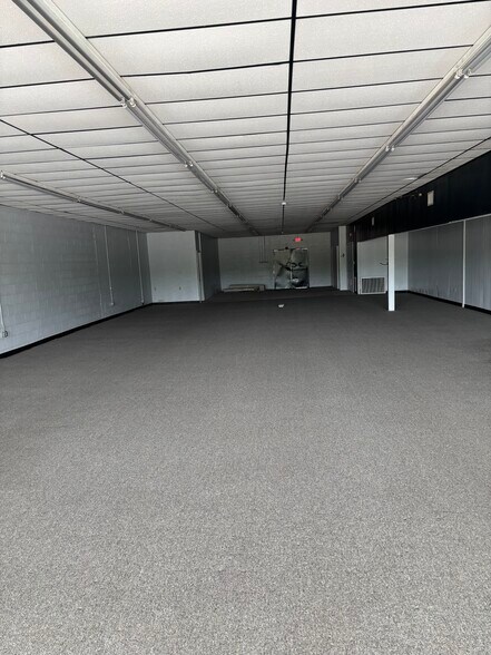 More Photos Of 1717-1721 E Abram St, Arlington Freestanding For Lease