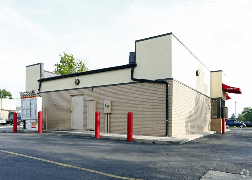 More Photos Of 6829 Airport Hwy, Holland Fast Food For Sale