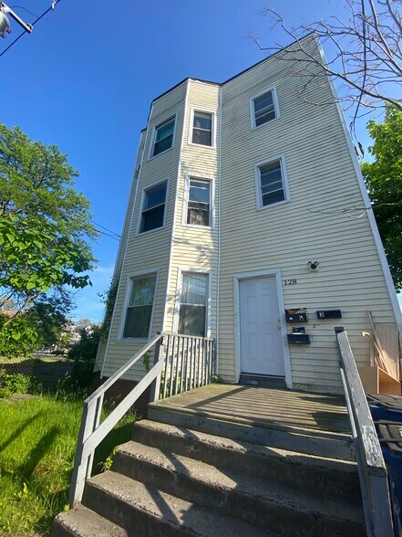 Primary Photo Of 128 Henry St, New Haven Multifamily For Sale