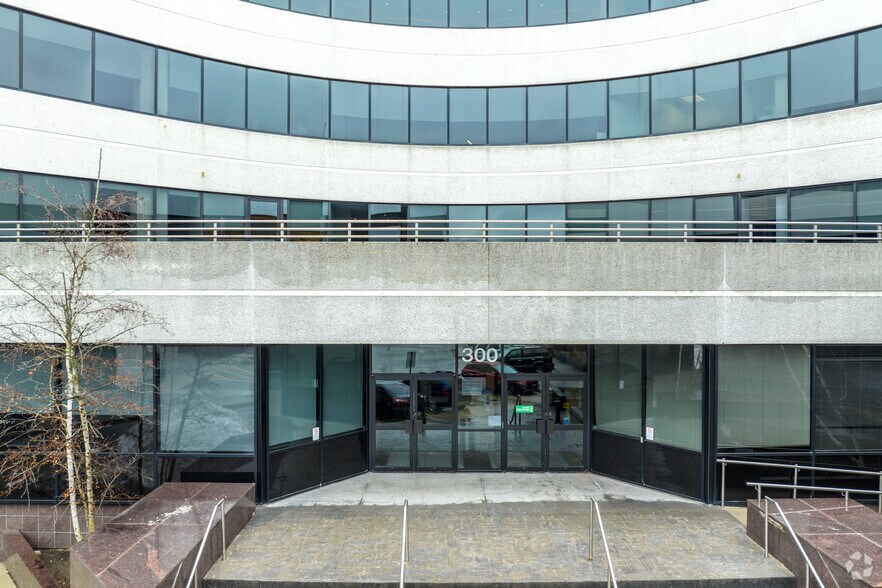 More Photos Of 300 Town Centre Blvd N, Markham Office For Lease