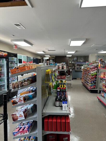 More Photos Of 8931 Us-52, Wadesboro General Retail For Sale