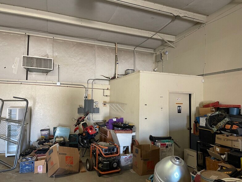 More Photos Of 712 W California Ave, Ridgecrest Warehouse For Sale