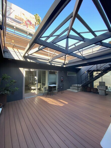 More Photos Of 2020 S Robertson Blvd, Los Angeles Loft Creative Space For Lease