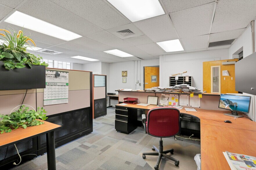 More Photos Of 300 E Auburn Ave, Springfield Office For Sale