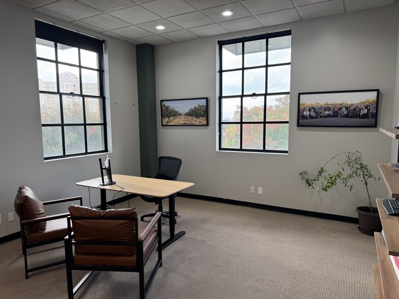 More Photos Of 1012 11th St, Modesto Office For Lease