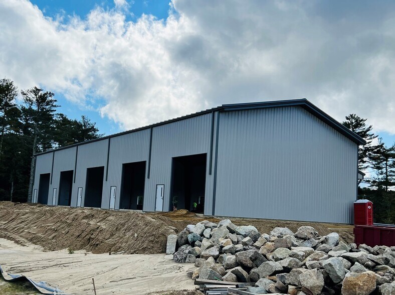 More Photos Of 1A Spring, Carver Warehouse For Sale