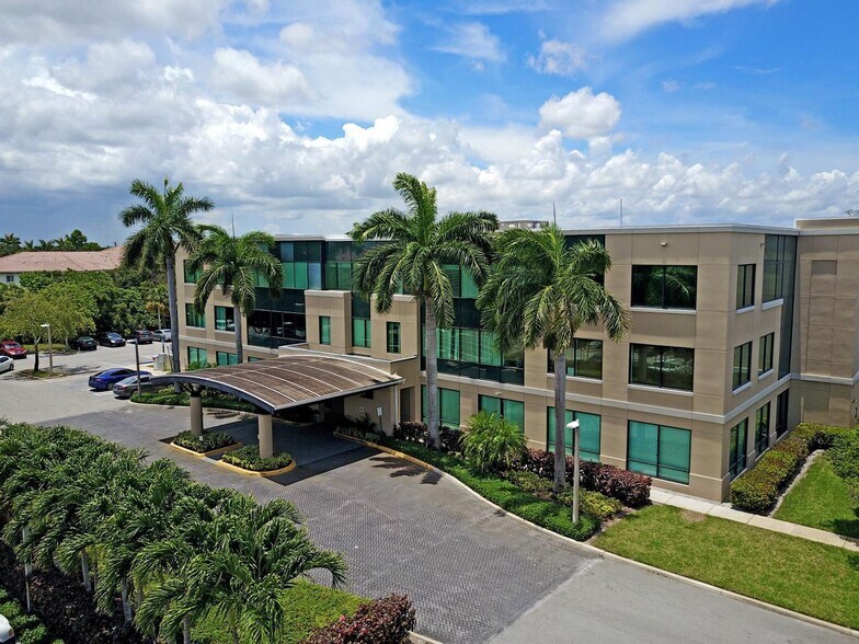 More Photos Of 10075 Jog Rd, Boynton Beach Medical For Lease